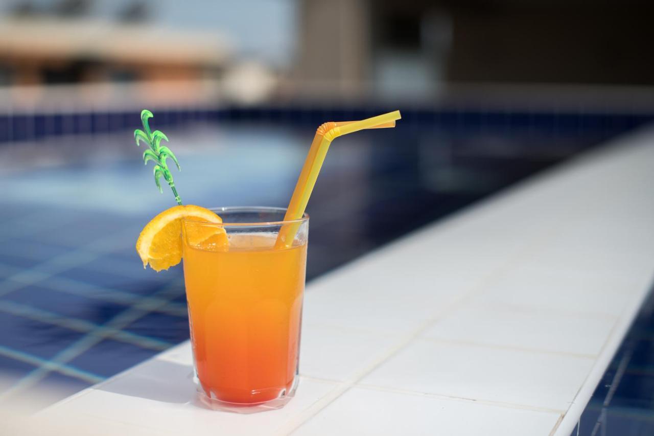 Cinema Hotel Primorsko Ngoại thất bức ảnh