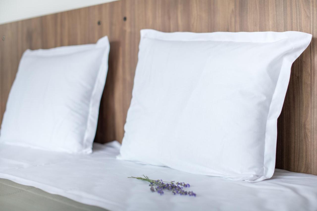 Cinema Hotel Primorsko Ngoại thất bức ảnh