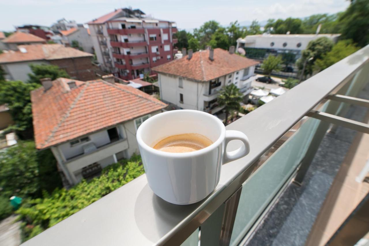 Cinema Hotel Primorsko Ngoại thất bức ảnh