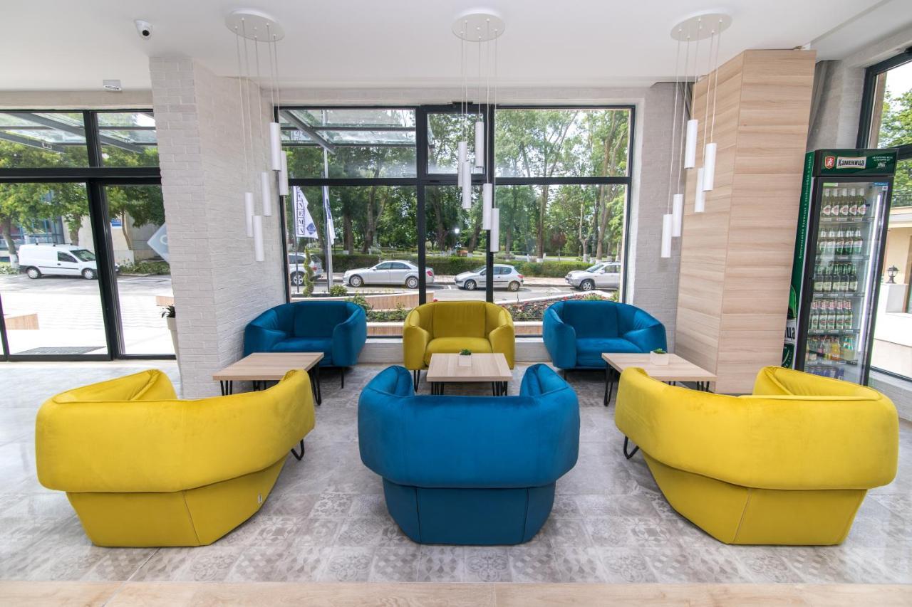 Cinema Hotel Primorsko Ngoại thất bức ảnh