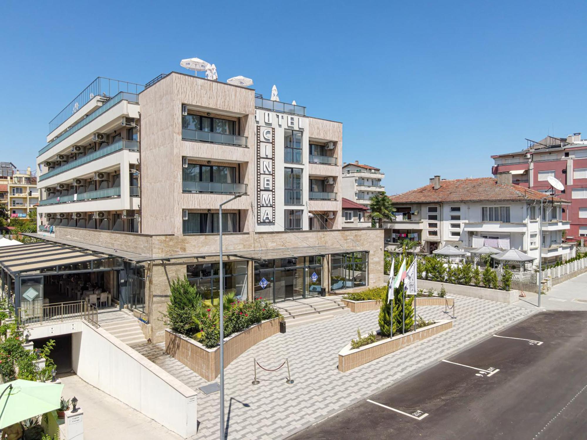Cinema Hotel Primorsko Ngoại thất bức ảnh