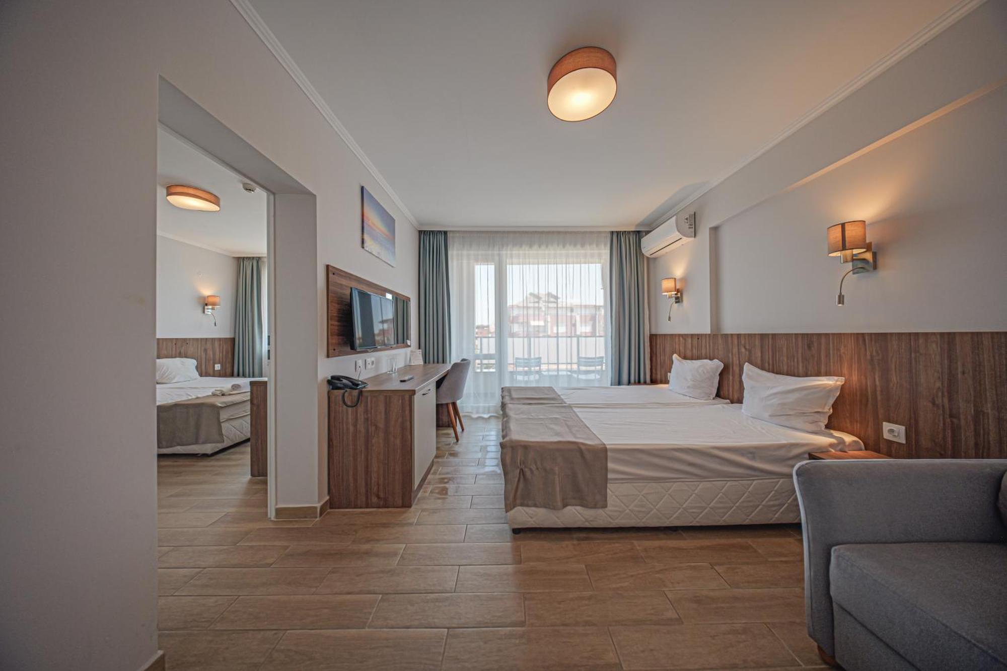 Cinema Hotel Primorsko Ngoại thất bức ảnh